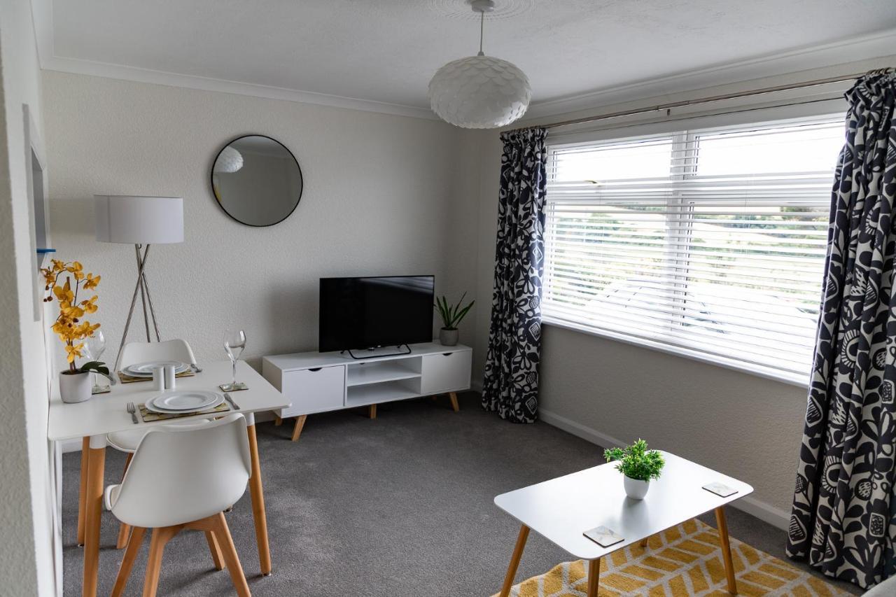 1 Chatsworth Riverscape Apartments - Riverview Apartment In Great Location With Free Parking Overlooking The Gannel Just A Short Walk From Newquays Incredible Beaches And Local Amenities New Quay Extérieur photo