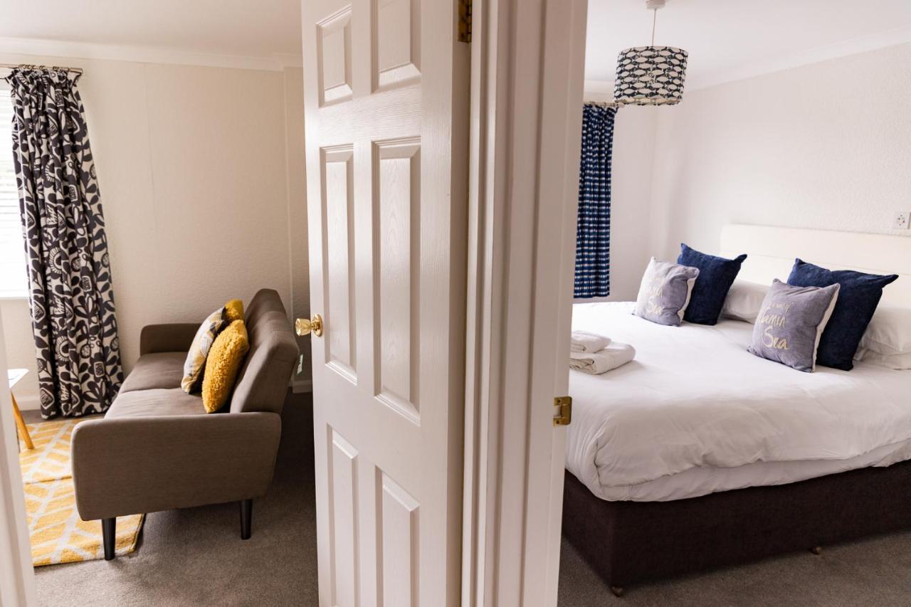 1 Chatsworth Riverscape Apartments - Riverview Apartment In Great Location With Free Parking Overlooking The Gannel Just A Short Walk From Newquays Incredible Beaches And Local Amenities New Quay Extérieur photo