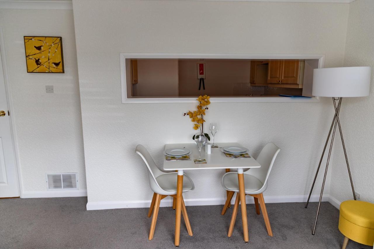 1 Chatsworth Riverscape Apartments - Riverview Apartment In Great Location With Free Parking Overlooking The Gannel Just A Short Walk From Newquays Incredible Beaches And Local Amenities New Quay Extérieur photo