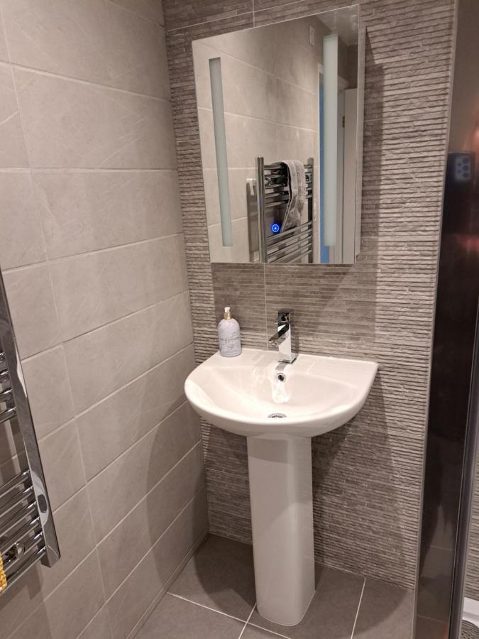 1 Chatsworth Riverscape Apartments - Riverview Apartment In Great Location With Free Parking Overlooking The Gannel Just A Short Walk From Newquays Incredible Beaches And Local Amenities New Quay Extérieur photo