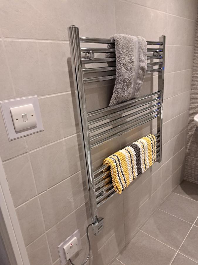 1 Chatsworth Riverscape Apartments - Riverview Apartment In Great Location With Free Parking Overlooking The Gannel Just A Short Walk From Newquays Incredible Beaches And Local Amenities New Quay Extérieur photo